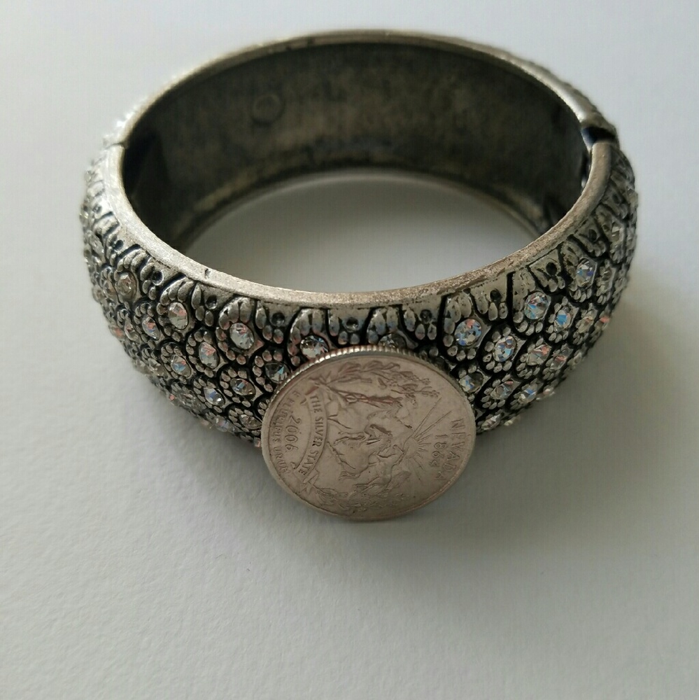 Aldo Silver Hinge Jewel Scallop Cuff - Picture 2 of 4